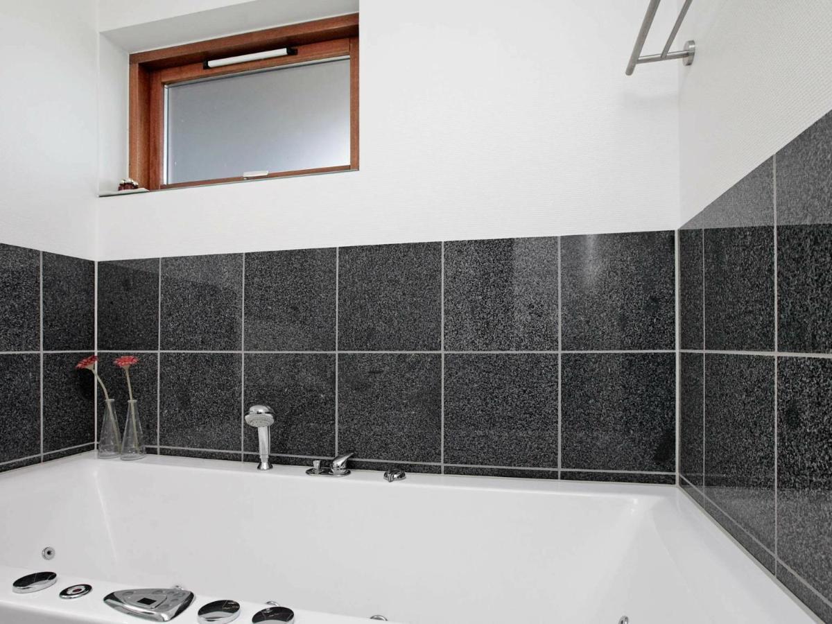 6 Person Holiday Home In Богенсе Экстерьер фото