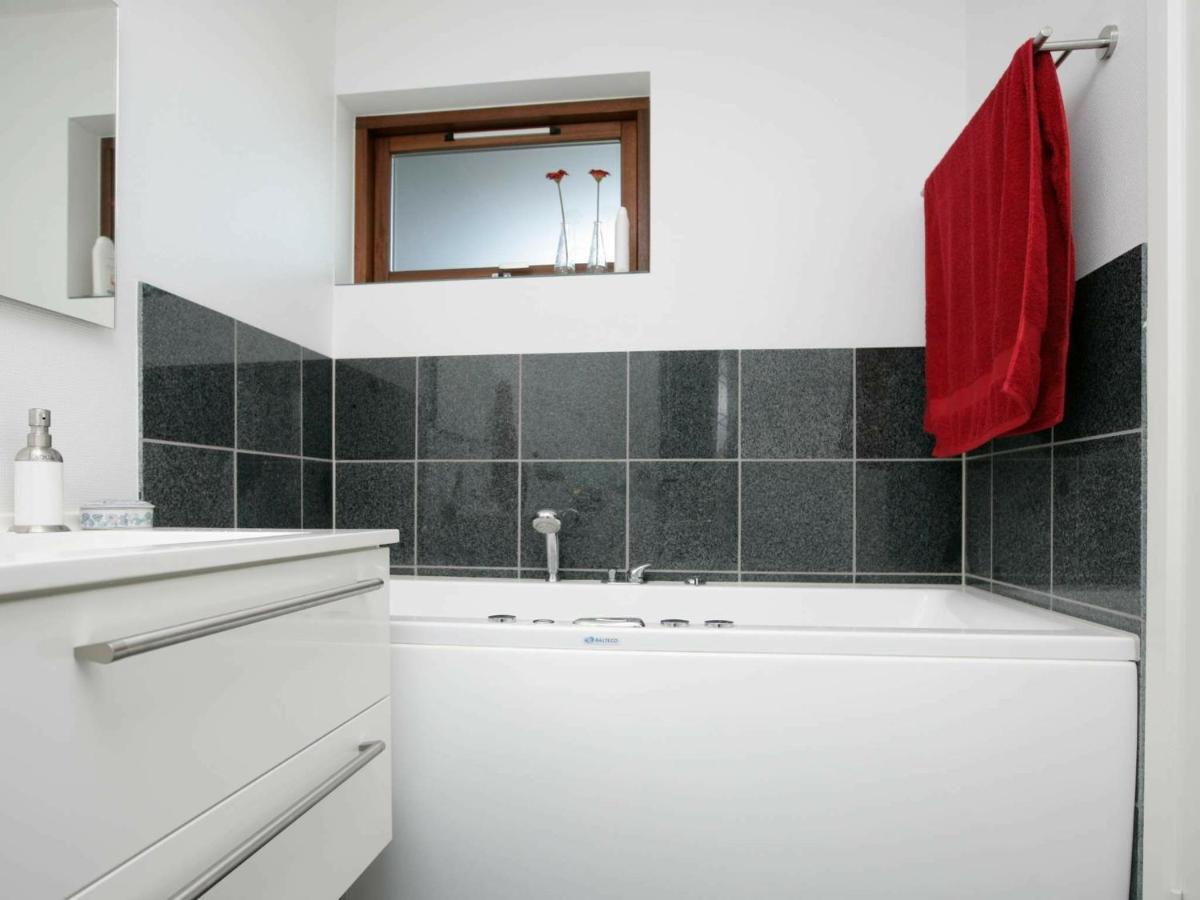 6 Person Holiday Home In Богенсе Экстерьер фото
